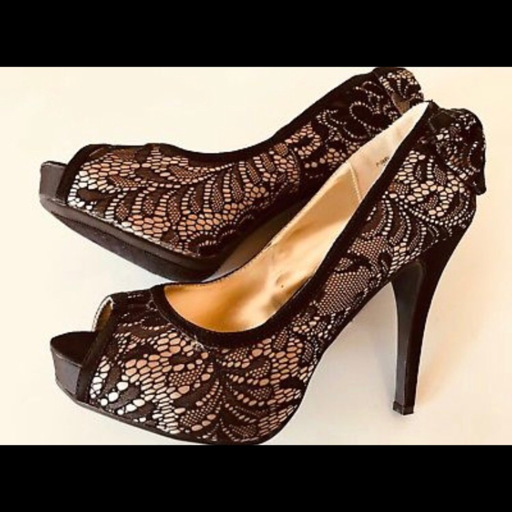 STEVE MADDEN Dawn Lace Peep Toe Pumps